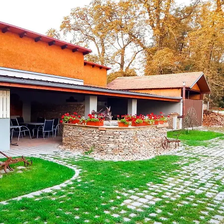 Restaurant Na Statku 호텔 Náměšť nad Oslavou