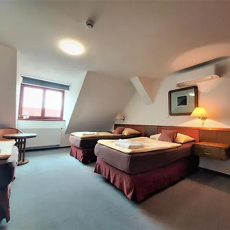Hotel Restaurant Na Statku