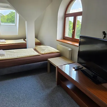 Hotel Restaurant Na Statku 3*