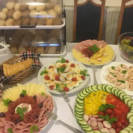 Restaurant Na Statku מלון